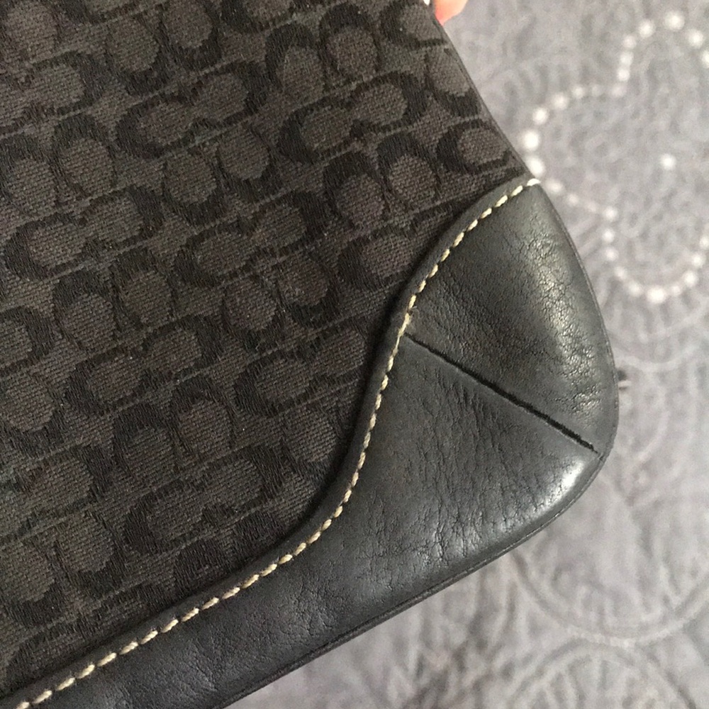 Coach wristlet - Picture 7 of 8